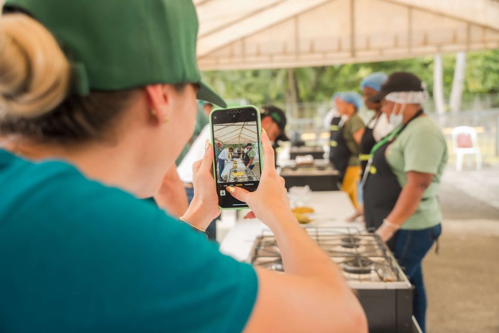 Feria de productores Uniban 2024