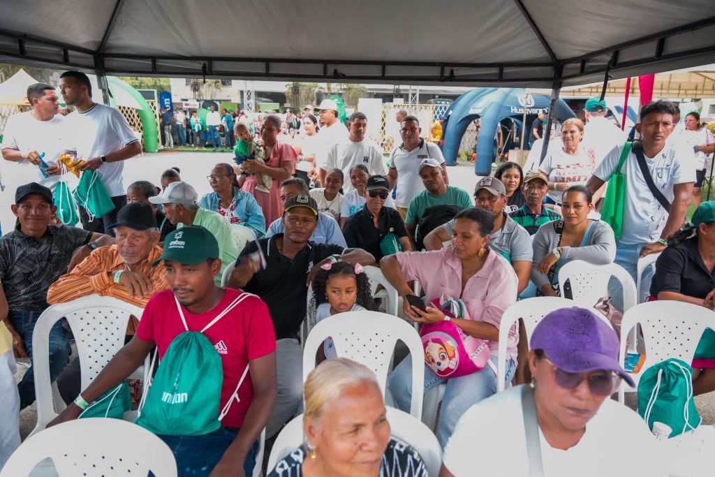 Feria de productores Uniban 2024