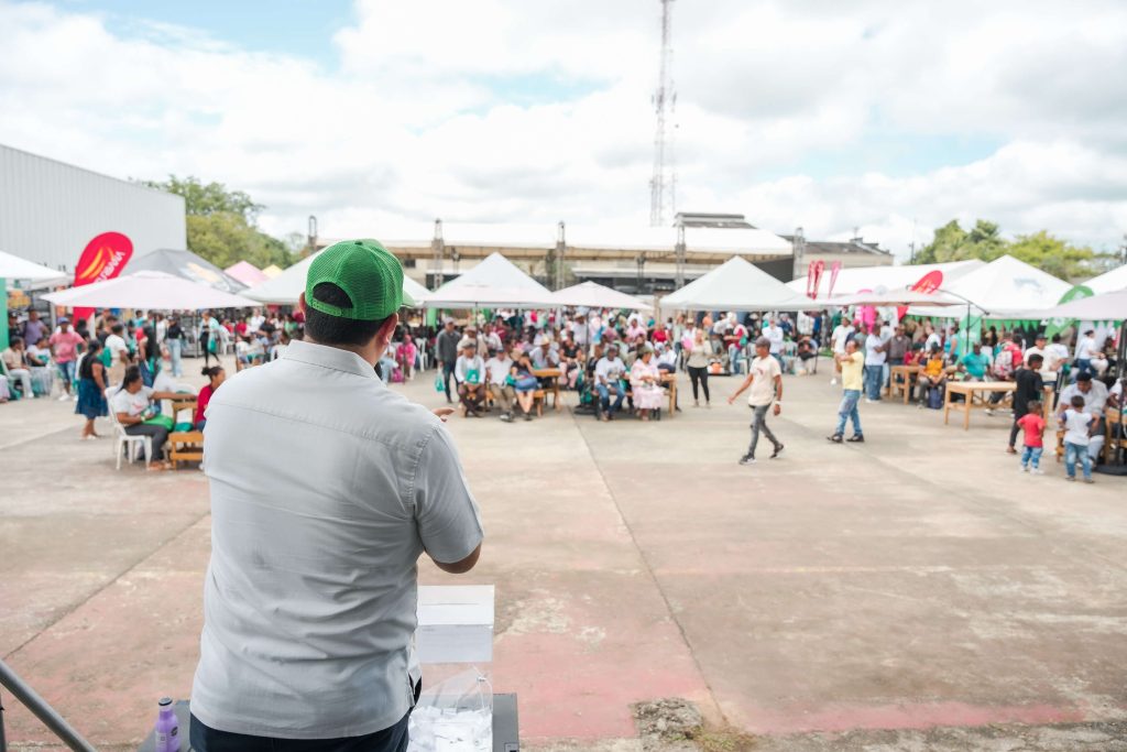 Feria de productores Uniban 2024